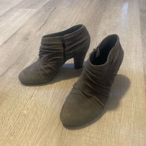 Pegabo short grey boot